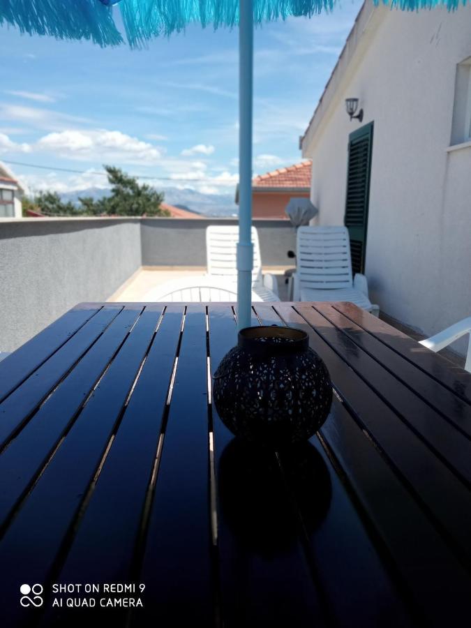 Vila Rosanda สลาทิเน ภายนอก รูปภาพ